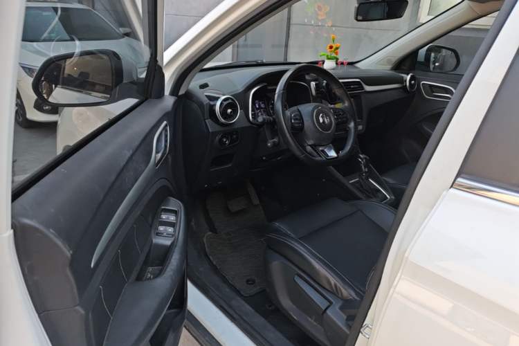 Used MG ZS 2017 1.5L Automatic Luxury Edition Driver Seat