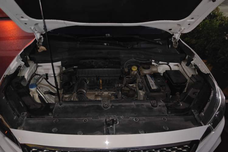 Used MG ZS 2017 1.5L Automatic Elite Edition Engine Bay