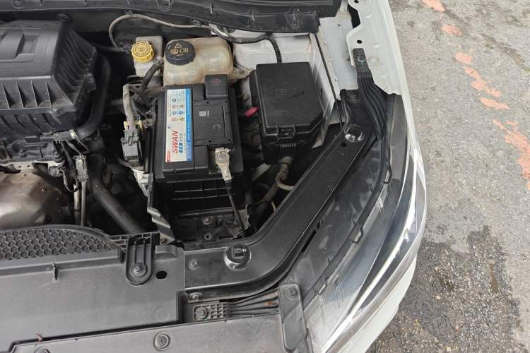 Used MG ZS 2017 1.5L Manual Elite Edition Engine Bay Left
