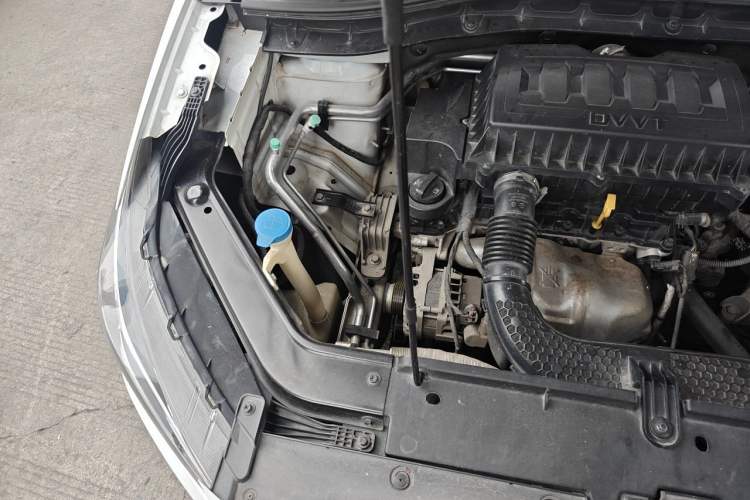 Used MG ZS 2017 1.5L Manual Elite Edition Engine Bay Right