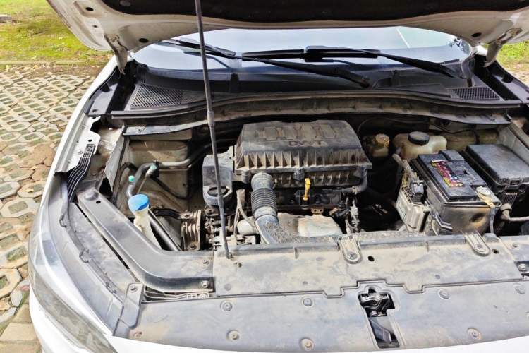 Used MG ZS 2017 1.5L Automatic Luxury Edition Engine Bay Right