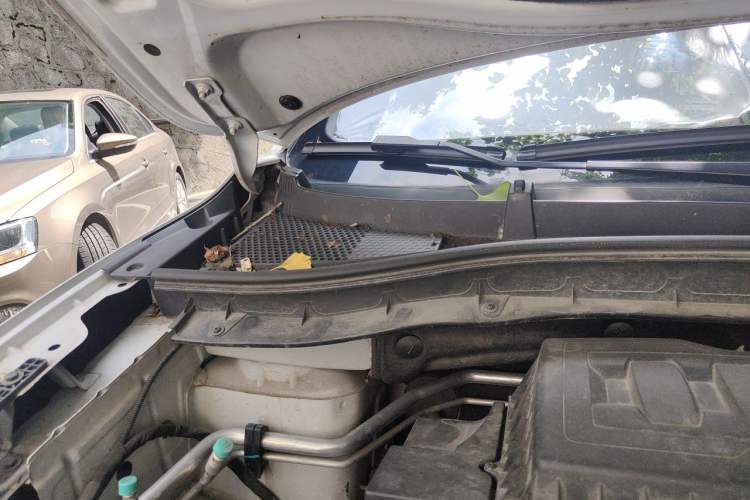 Used MG ZS 2017 1.5L Automatic Luxury Edition Engine Bay Right
