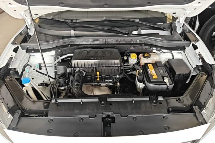 Used MG ZS 2017 1.5L Automatic Luxury Internet Edition Engine Bay