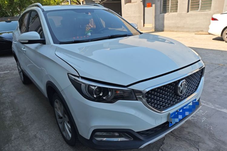Used MG ZS 2017 1.5L Automatic Luxury Edition Front Right 45 Deg