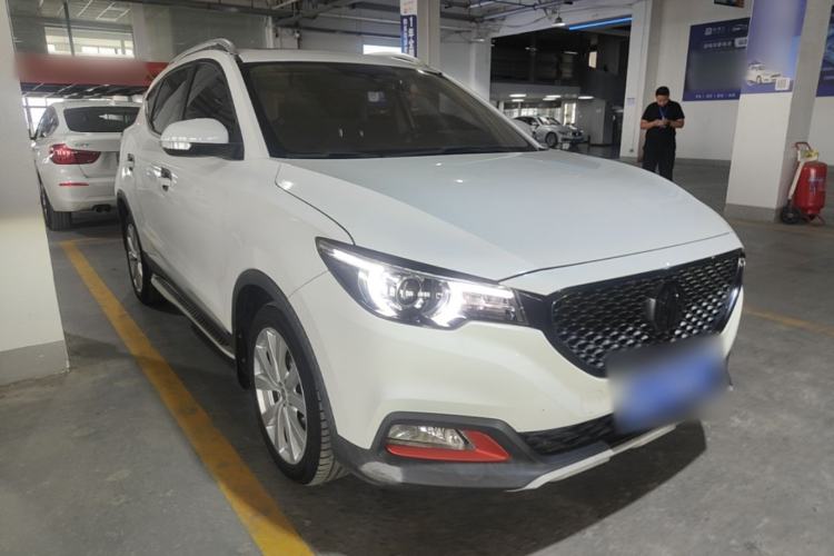 Used MG ZS 2017 1.5L Automatic Luxury Edition Front Right 45 Deg