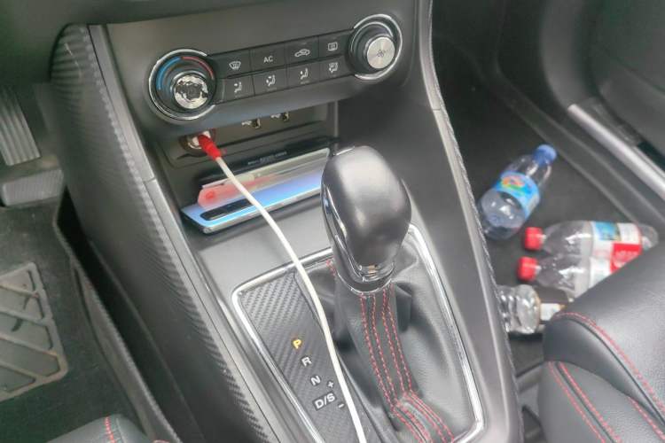 Used MG ZS 2017 16T Automatic Flagship Internet Edition Gear Lever