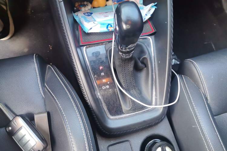 Used MG ZS 2017 1.5L Automatic Luxury Internet Edition Gear Lever