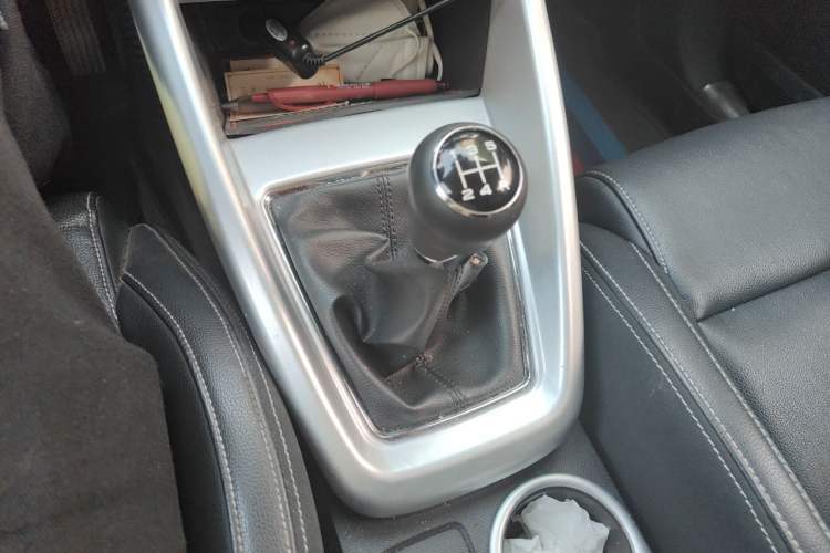 Used MG ZS 2017 1.5L Manual Luxury Edition Gear Lever