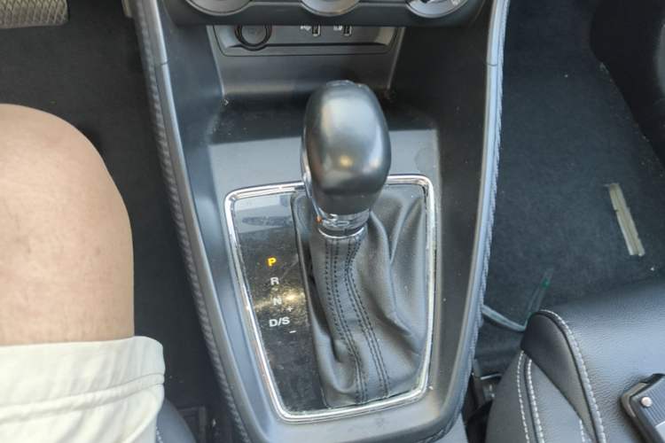 Used MG ZS 2017 1.5L Automatic Elite Edition Gear Lever