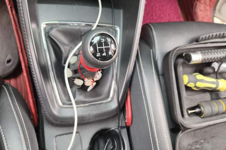 Used MG ZS 2017 1.5L Manual Luxury Edition Gear Lever