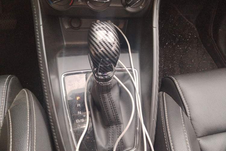 Used MG ZS 2017 1.5L Automatic Elite Edition Gear Lever