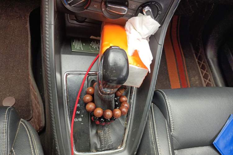 Used MG ZS 2017 1.5L Automatic Luxury Edition Gear Lever