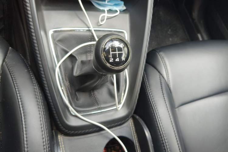 Used MG ZS 2017 1.5L Manual Comfort Edition Gear Lever