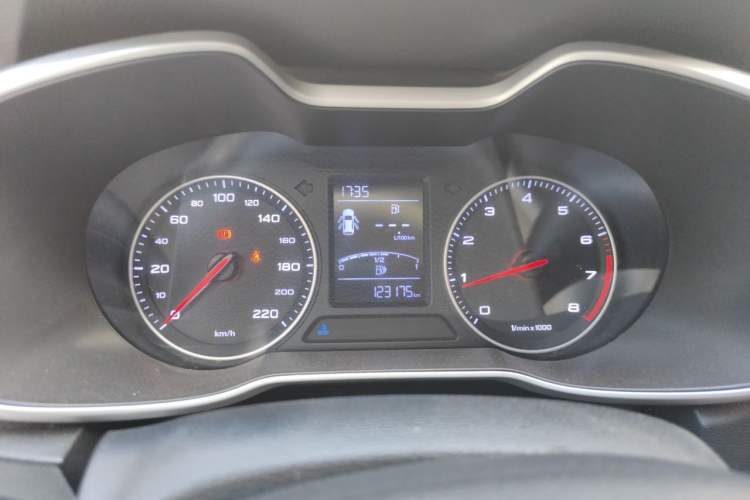 Used MG ZS 2017 1.5L Manual Luxury Edition Instrument Cluster
