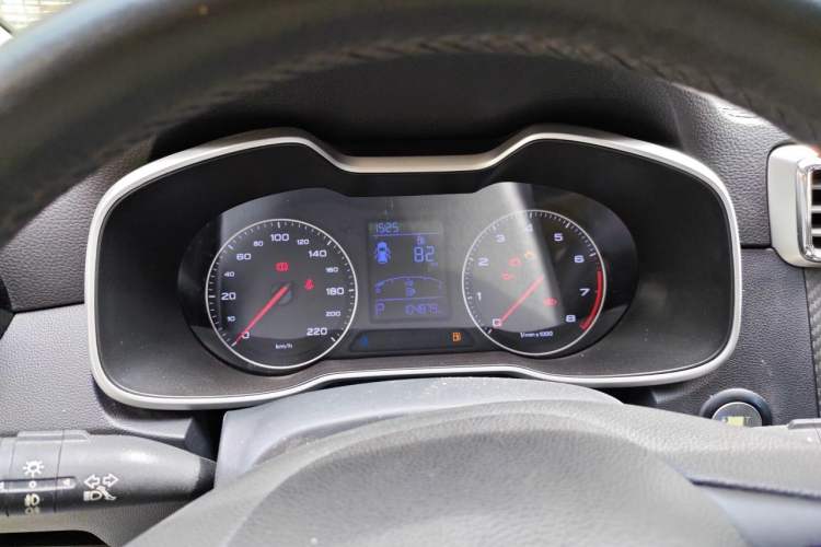 Used MG ZS 2017 1.5L Automatic Luxury Edition Instrument Cluster