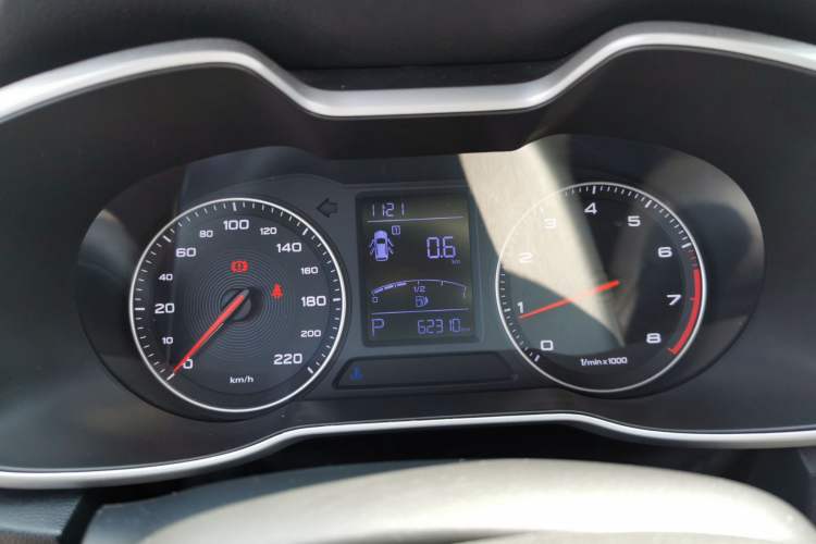 Used MG ZS 2017 1.5L Automatic Elite Edition Instrument Cluster