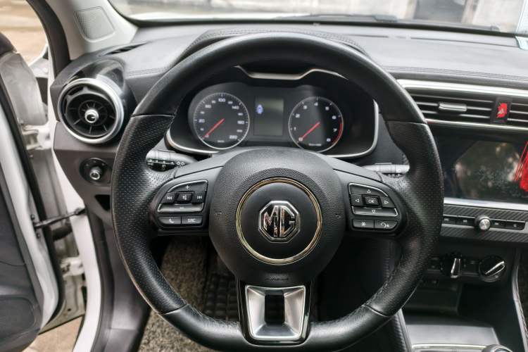 Used MG ZS 2017 1.5L Manual Luxury Edition Interior 2