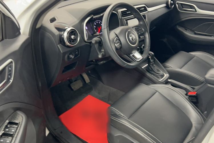 Used MG ZS 2017 1.5L Automatic Luxury Internet Edition Interior 2