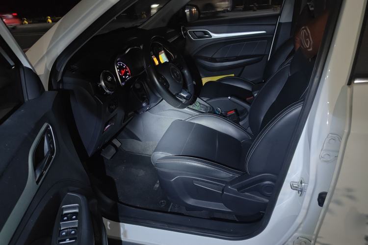 Used MG ZS 2017 1.5L Automatic Elite Edition Interior 3