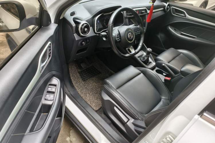 Used MG ZS 2017 1.5L Manual Luxury Edition Interior 5