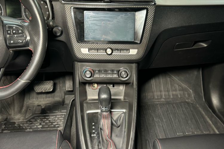 Used MG ZS 2017 16T Automatic Flagship Internet Edition Interior 8