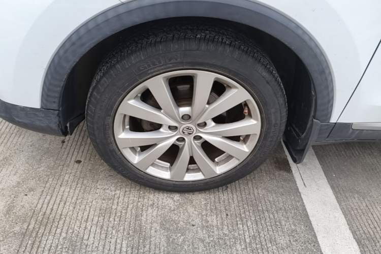 Used MG ZS 2017 1.5L Manual Luxury Edition Left Front Wheel Hub