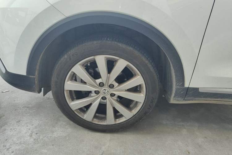 Used MG ZS 2017 1.5L Automatic Elite Edition Left Front Wheel Hub