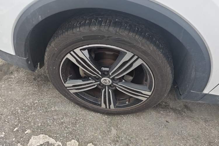 Used MG ZS 2017 16T Automatic Flagship Internet Edition Left Front Wheel Hub