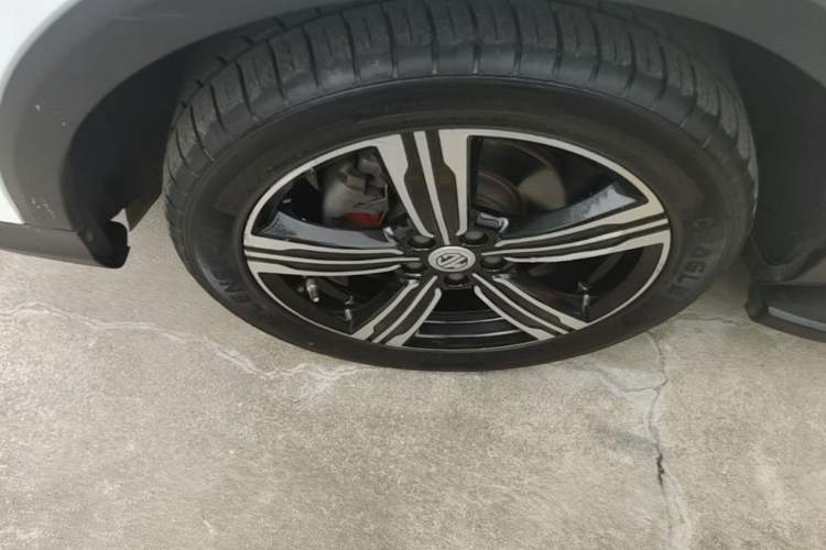 Used MG ZS 2017 1.5L Automatic Luxury Internet Edition Left Front Wheel Hub