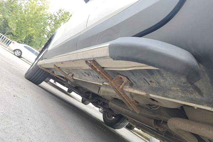 Used MG ZS 2017 1.5L Manual Fashion Edition Left Side Sill