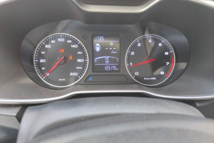 Used MG ZS 2017 1.5L Manual Luxury Edition Odometer Close Up
