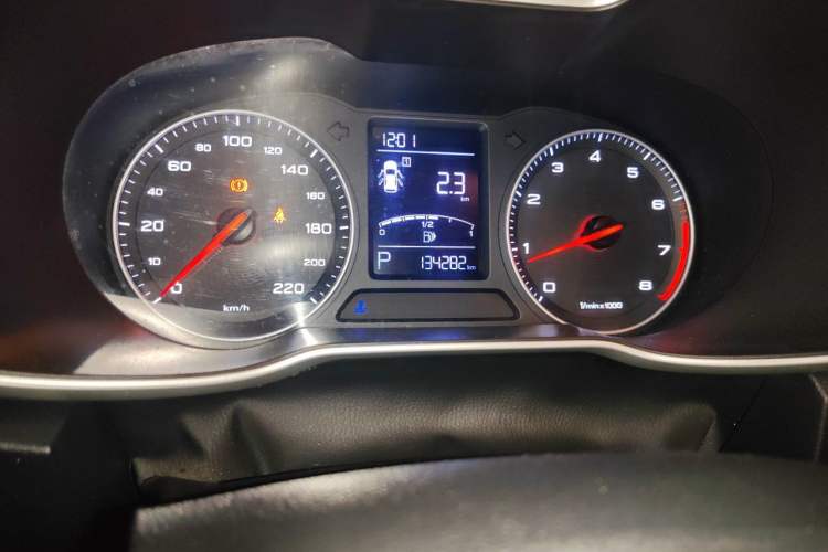 Used MG ZS 2017 1.5L Automatic Luxury Edition Odometer Close Up