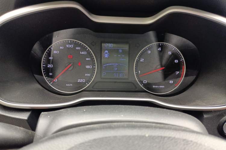 Used MG ZS 2017 1.5L Automatic Luxury Edition Odometer Close Up