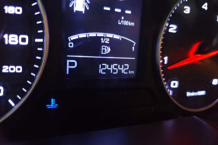Used MG ZS 2017 1.5L Automatic Luxury Edition Odometer Close Up