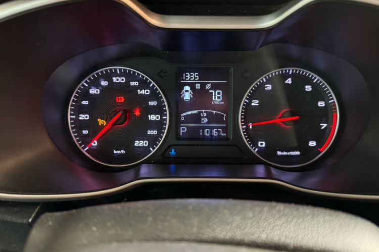 Used MG ZS 2017 16T Automatic Flagship Internet Edition Odometer Close Up