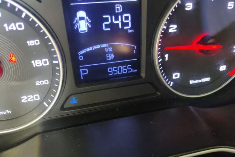 Used MG ZS 2017 1.5L Automatic Luxury Edition Odometer Close Up