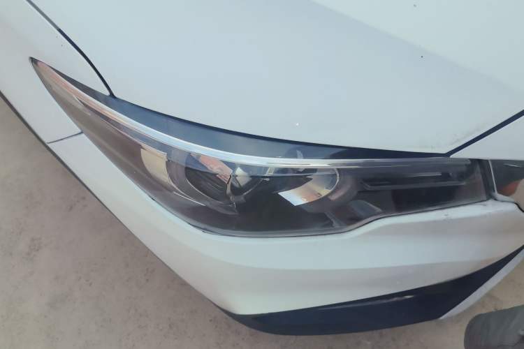 Used MG ZS 2017 1.5L Automatic Luxury Internet Edition Right Front Headlight