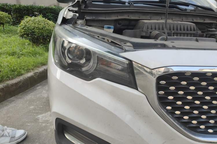 Used MG ZS 2017 1.5L Manual Luxury Edition Right Front Headlight