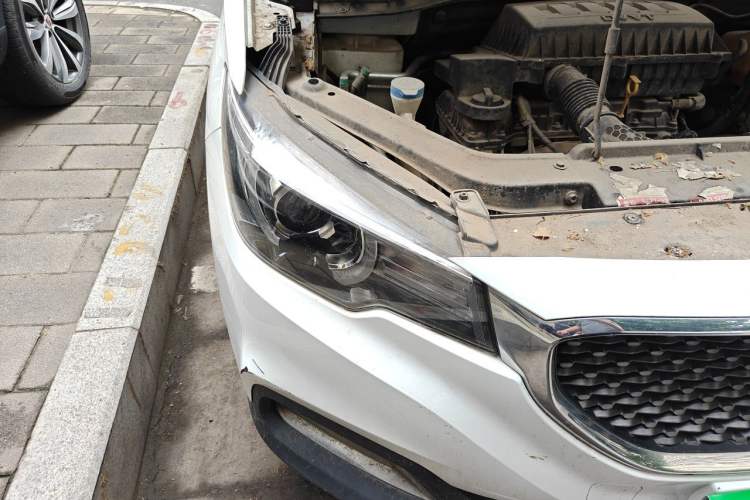 Used MG ZS 2017 1.5L Manual Luxury Edition Right Front Headlight