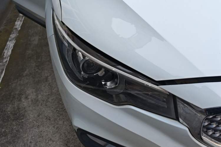 Used MG ZS 2017 1.5L Automatic Luxury Edition Right Front Headlight