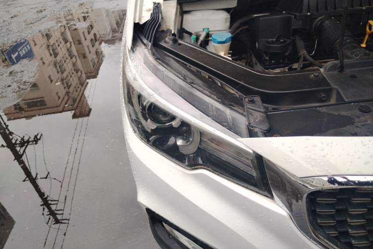 Used MG ZS 2017 1.5L Automatic Elite Edition Right Front Headlight