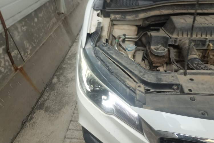 Used MG ZS 2017 1.5L Automatic Elite Edition Right Front Headlight