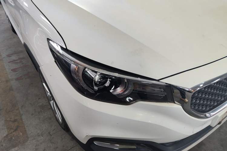 Used MG ZS 2017 1.5L Automatic Luxury Edition Right Front Headlight