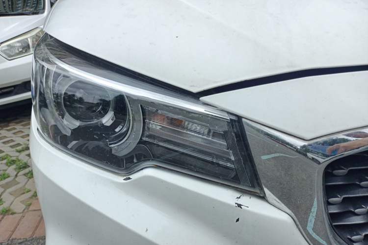 Used MG ZS 2017 1.5L Automatic Luxury Edition Right Front Headlight