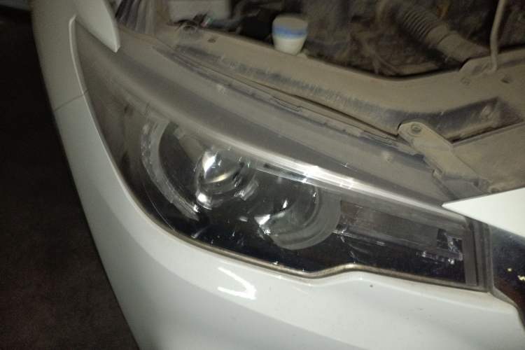 Used MG ZS 2017 1.5L Manual Luxury Edition Right Front Headlight