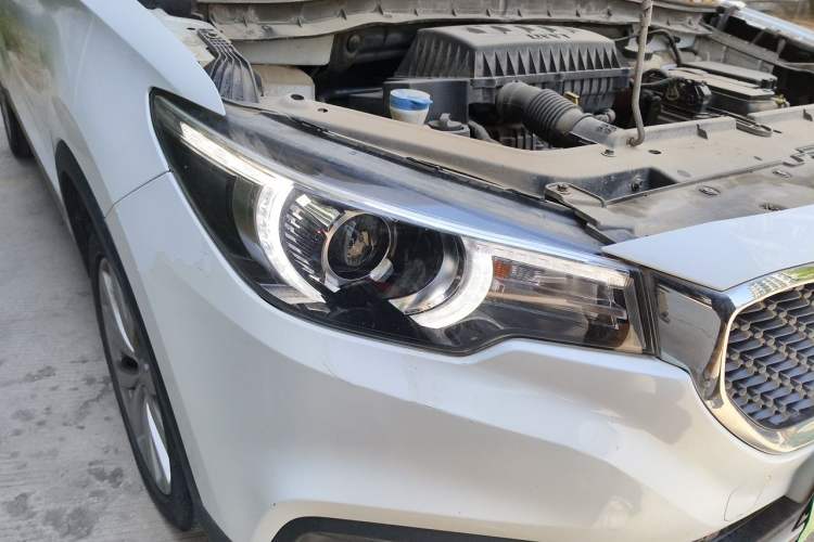 Used MG ZS 2017 1.5L Automatic Luxury Edition Right Front Headlight