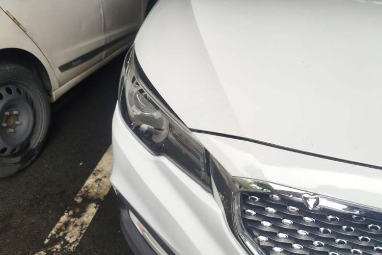 Used MG ZS 2017 1.5L Automatic Luxury Edition Right Front Headlight