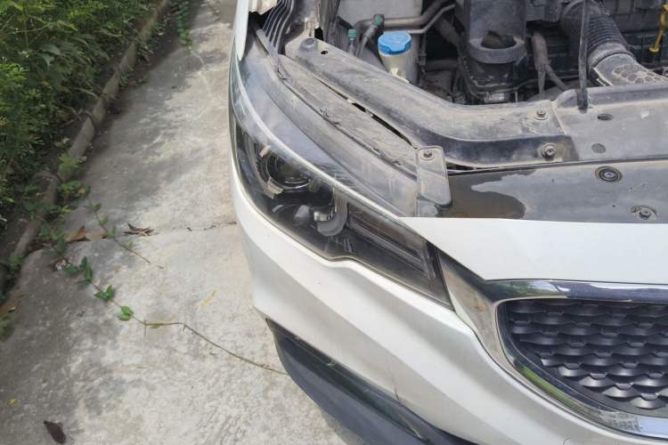 Used MG ZS 2017 1.5L Manual Comfort Edition Right Front Headlight