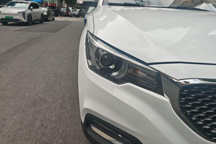 Used MG ZS 2017 1.5L Automatic Luxury Edition Right Front Headlight