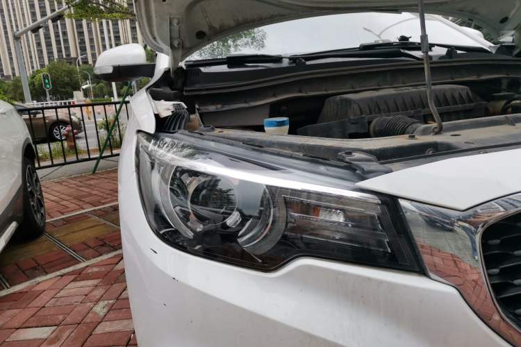 Used MG ZS 2017 1.5L Manual Elite Edition Right Front Headlight